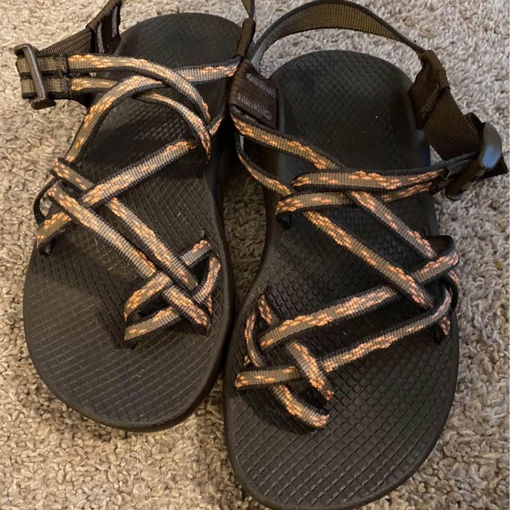 Women’s Chaco size 6